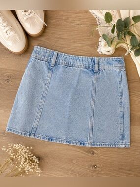 NWT H&M Divided Light Wash Denim Mini Skirt Size 2 | Y2K A-Line Jean Skirt
